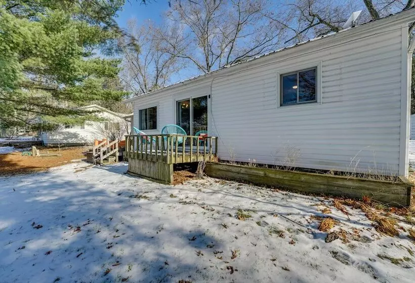 Bitely Cottage Rental: Fire Pit & Beach!