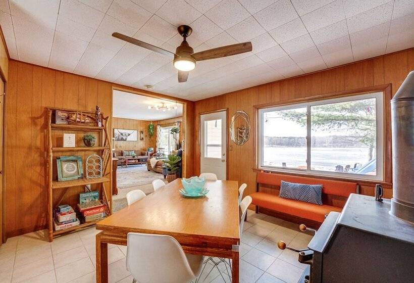 Bitely Cottage Rental: Fire Pit & Beach!