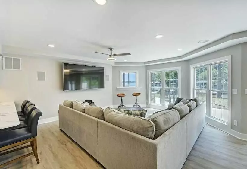 Bright Water Cove By Avantstay Saltwater Pool