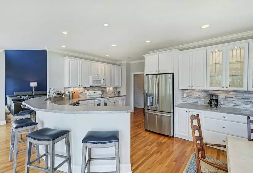 Bright Water Cove By Avantstay Saltwater Pool