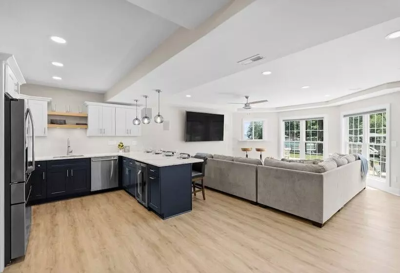 Bright Water Cove By Avantstay Saltwater Pool