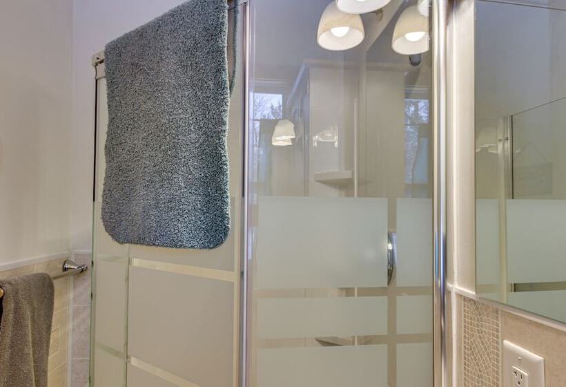 Lake Hubert Cabin W/ Private Deck + Boat Dock