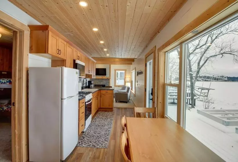 Lake Hubert Cabin W/ Private Deck + Boat Dock