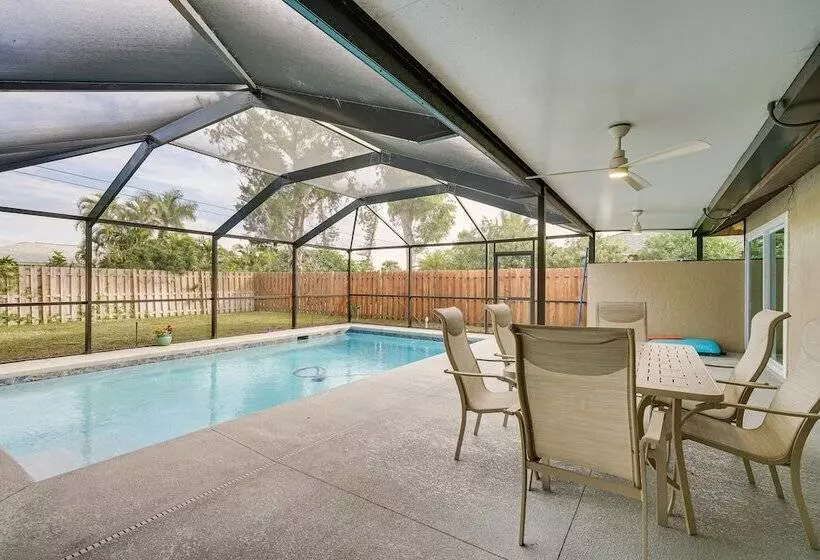 Cape Coral Escape W/ Pool & Patio, Near Beaches!