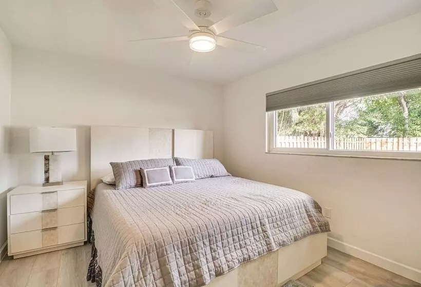 Cape Coral Escape W/ Pool & Patio, Near Beaches!