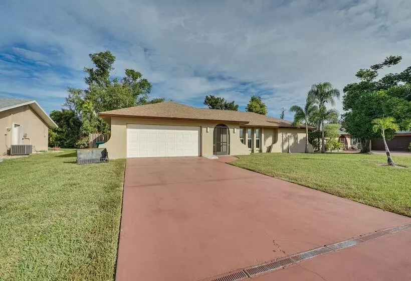 Cape Coral Escape W/ Pool & Patio, Near Beaches!