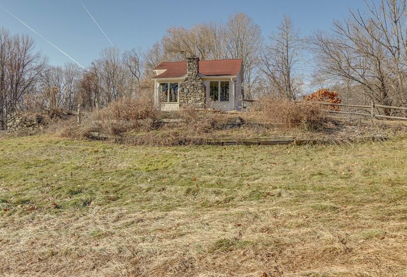 Cozy Berkshires Cottage W/ 11 Private Acres!