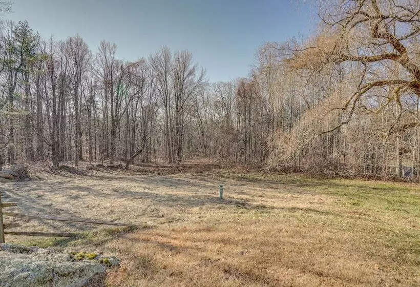 Cozy Berkshires Cottage W/ 11 Private Acres!