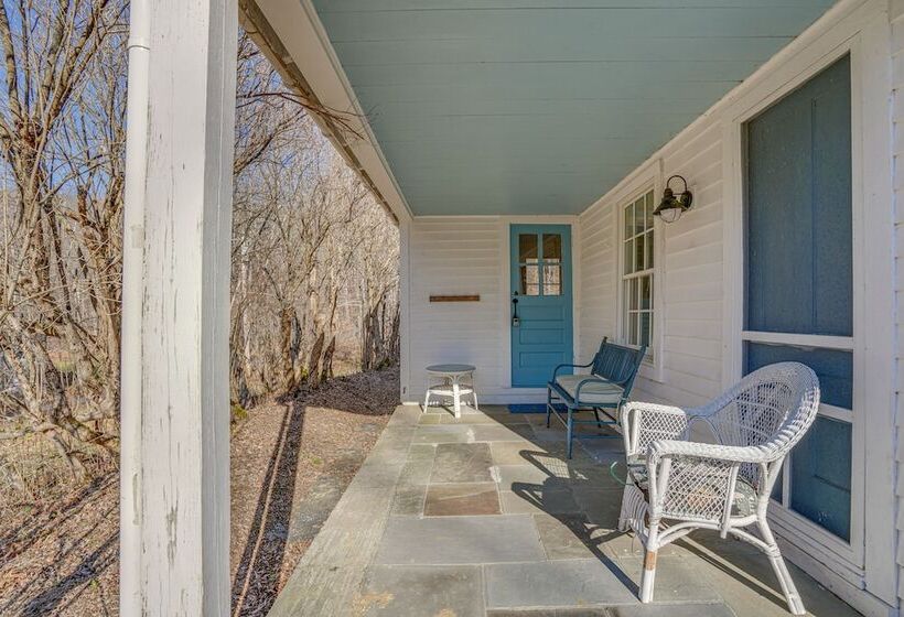 Cozy Berkshires Cottage W/ 11 Private Acres!