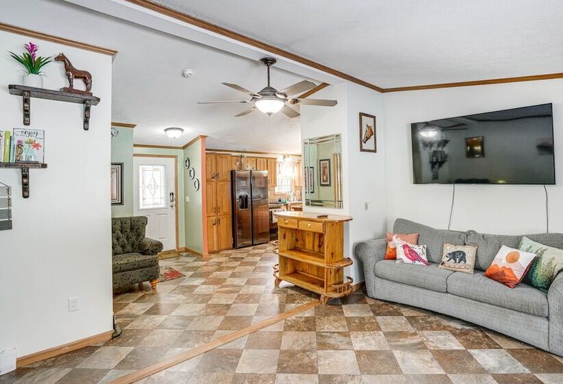 Cozy Home W/ Playground: Near Hunter Ski Resort!