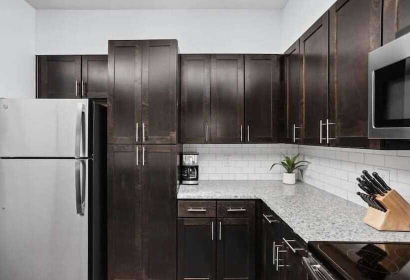 Cozysuites Stunning 4br Near Wholefoods