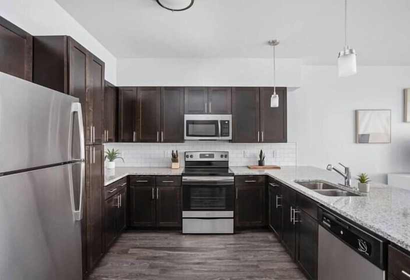 Cozysuites Stunning 4br Near Wholefoods