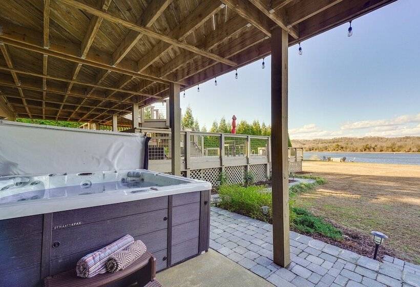 Decatur Oasis Private Pool, Hot Tub & Deck!