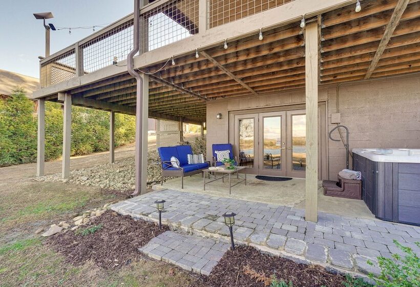 Decatur Oasis Private Pool, Hot Tub & Deck!