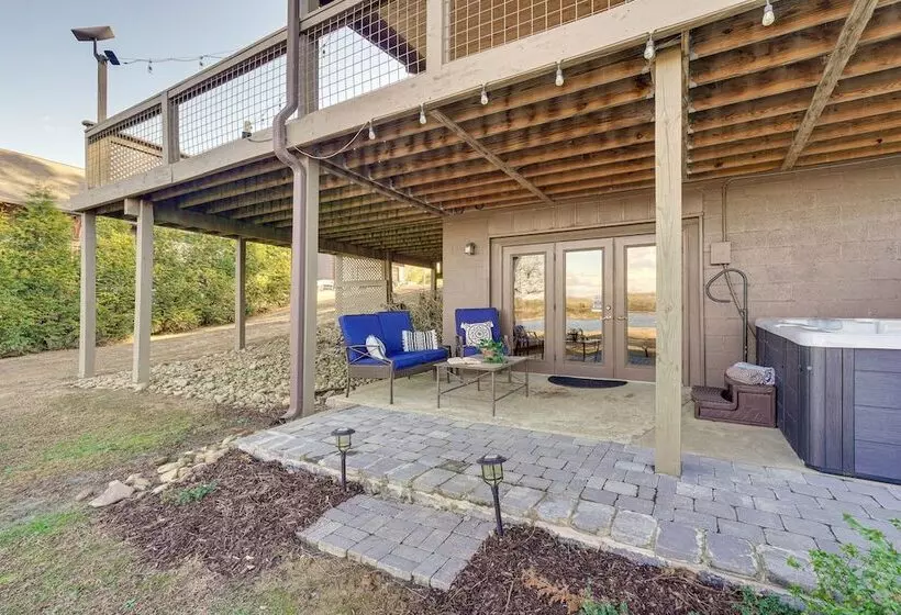 Decatur Oasis   Private Pool, Hot Tub & Deck!