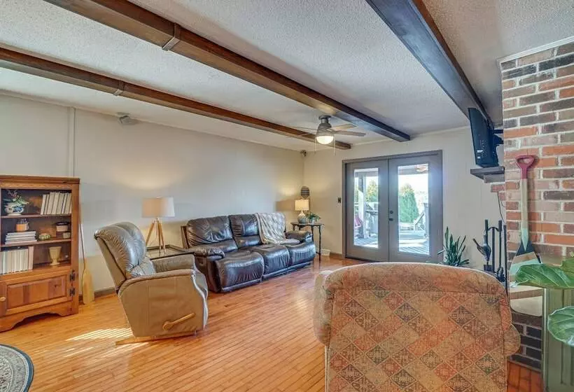 Decatur Oasis   Private Pool, Hot Tub & Deck!