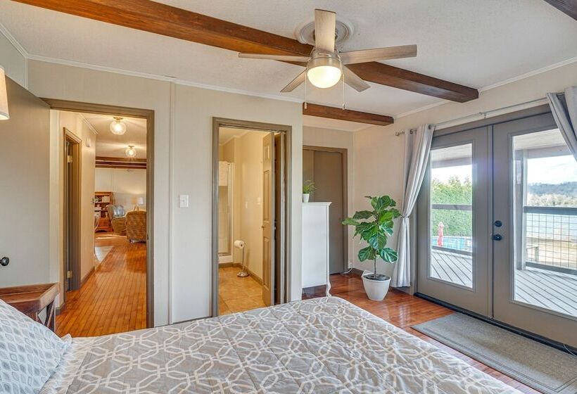 Decatur Oasis Private Pool, Hot Tub & Deck!