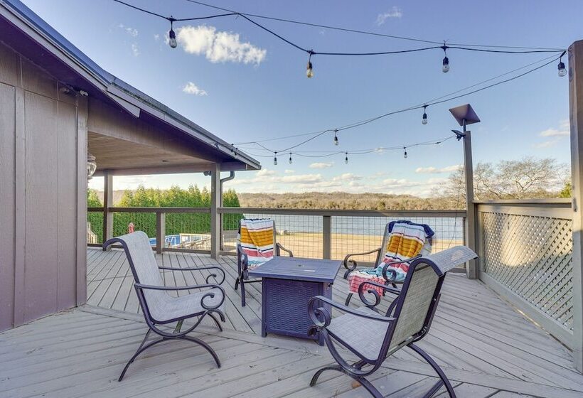 Decatur Oasis Private Pool, Hot Tub & Deck!