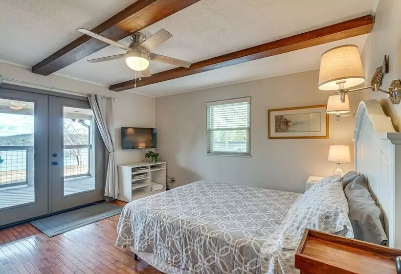 Decatur Oasis   Private Pool, Hot Tub & Deck!