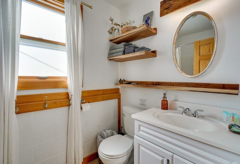 Delaware Wooded River Retreat W/ Views & More