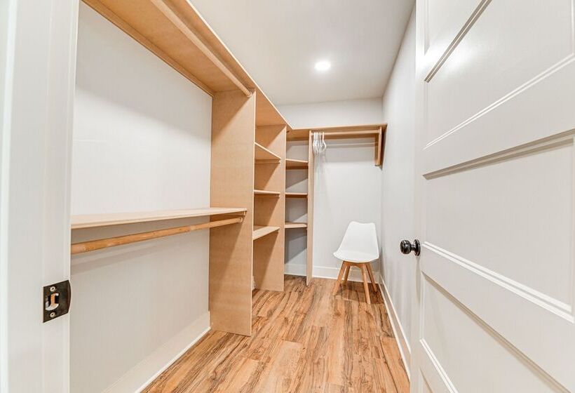 Delightful Grants Pass Home With Hot Tub!