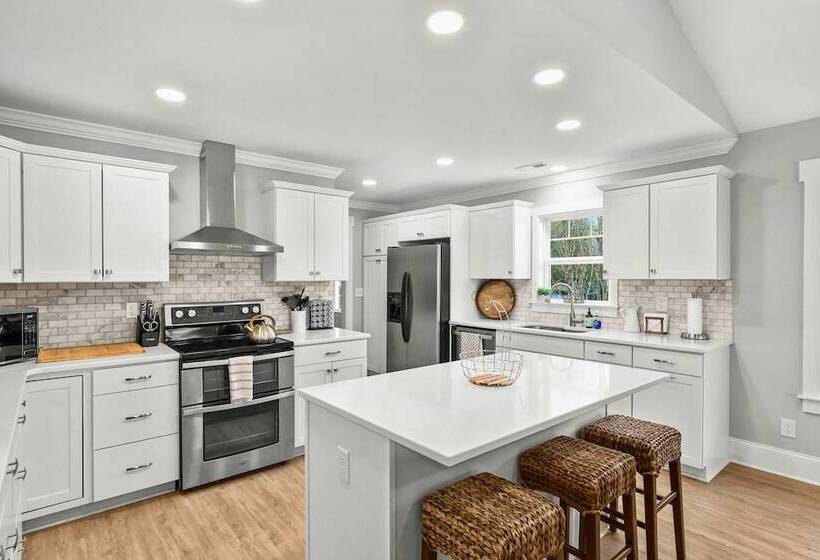 Dock Days By Avantstay Swimming Platform, Dock