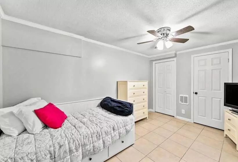 Dock Days By Avantstay Swimming Platform, Dock