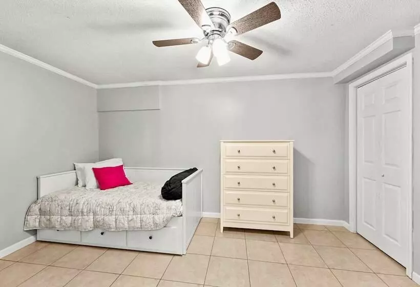 Dock Days By Avantstay Swimming Platform, Dock