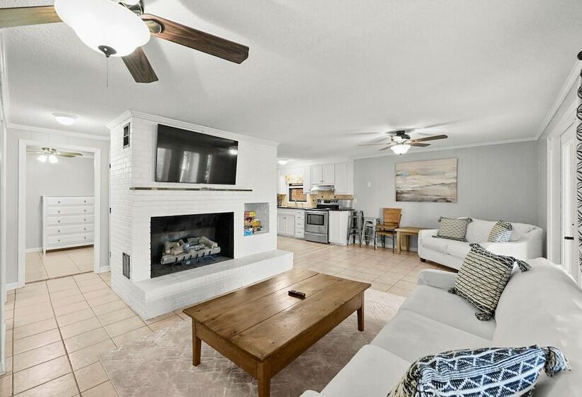 Dock Days By Avantstay Swimming Platform, Dock