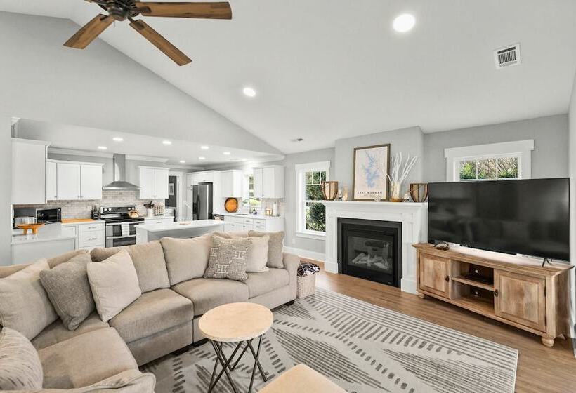 Dock Days By Avantstay Swimming Platform, Dock