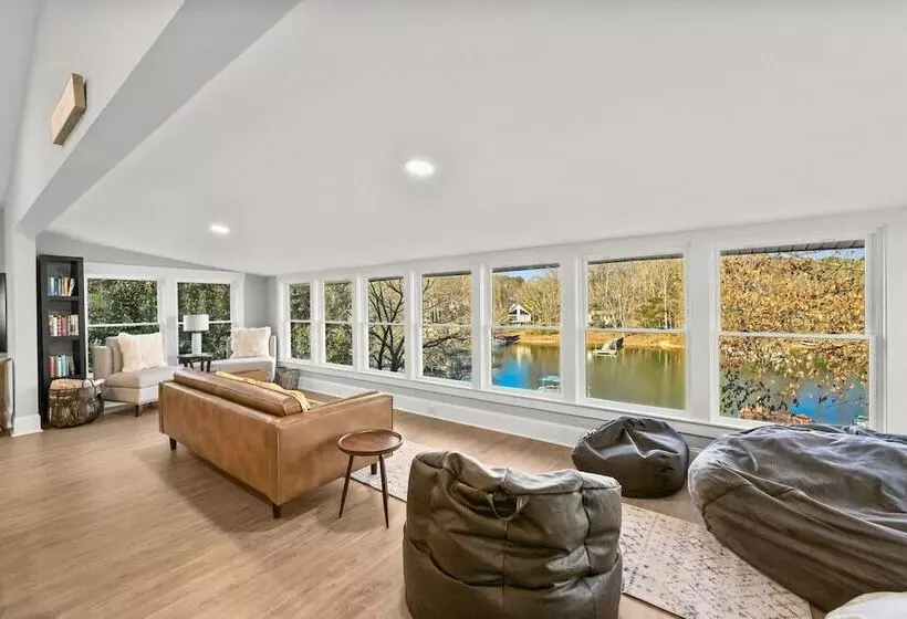 Dock Days By Avantstay Swimming Platform, Dock