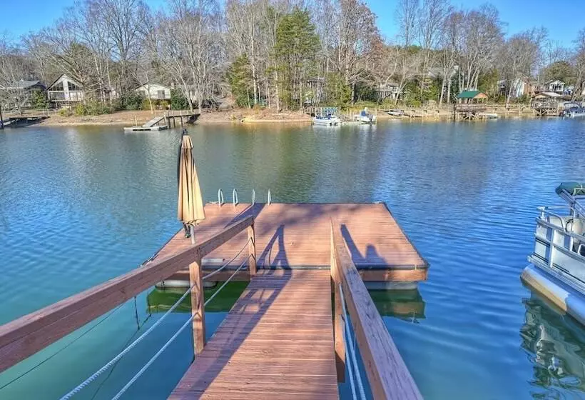 Dock Days By Avantstay Swimming Platform, Dock