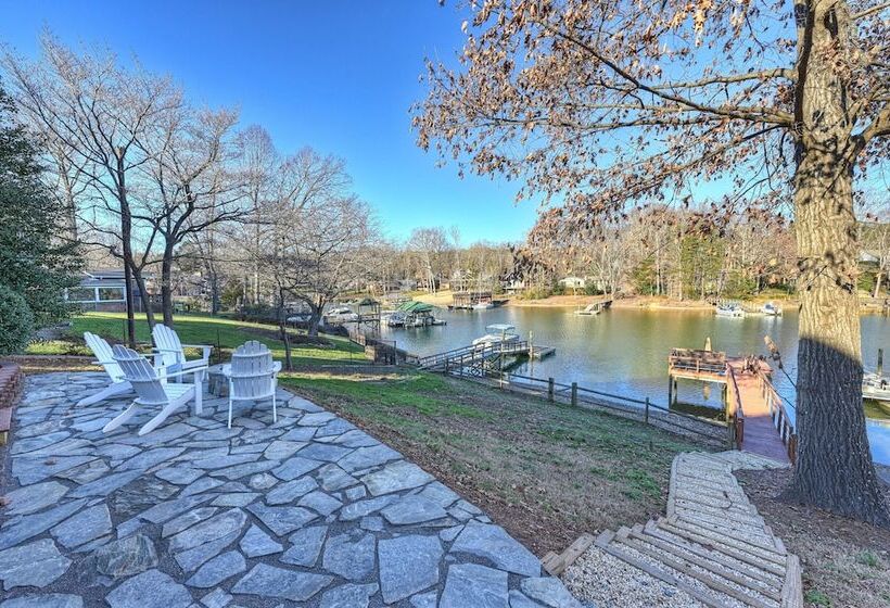 Dock Days By Avantstay Swimming Platform, Dock