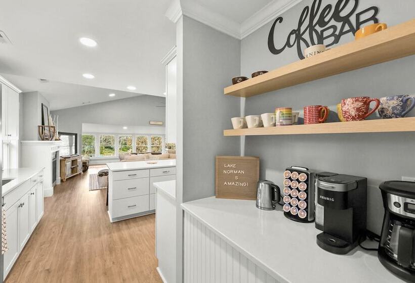 Dock Days By Avantstay Swimming Platform, Dock