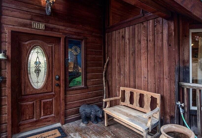 Enchanted Oak Cabin