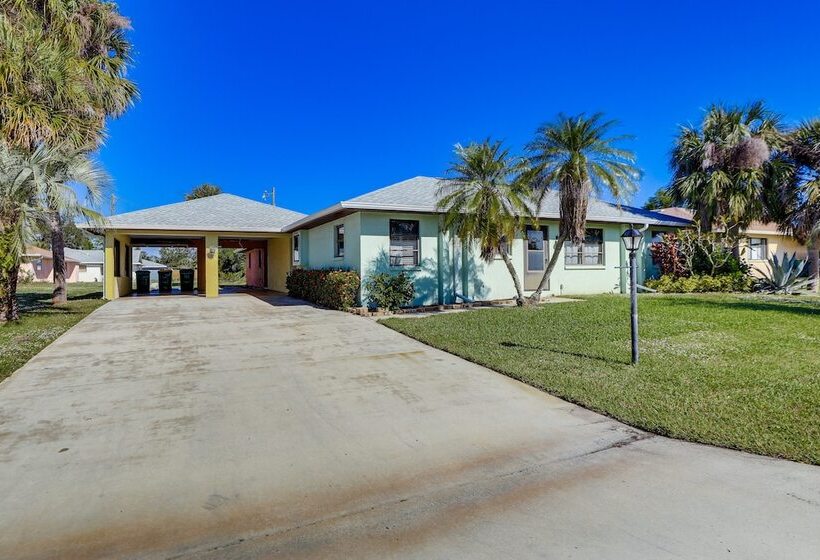 Englewood Duplex With Shared Lanai: 7 Mi To Beach!