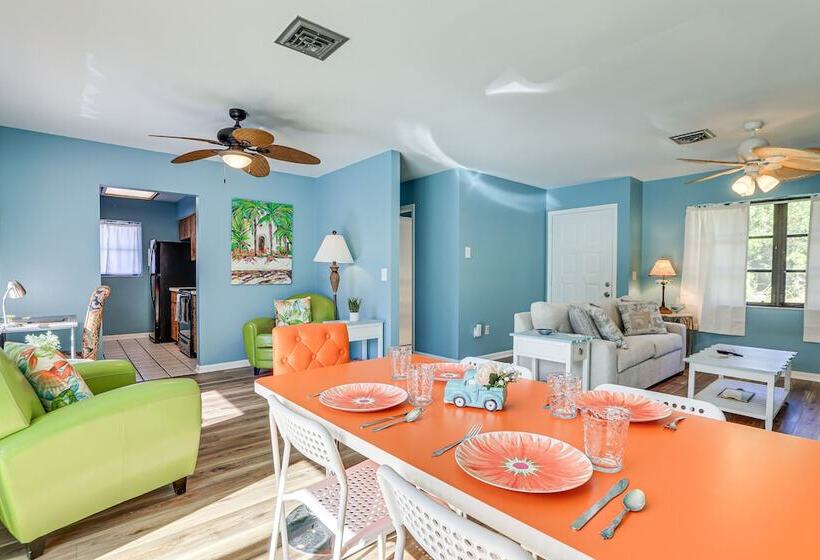 Englewood Duplex With Shared Lanai: 7 Mi To Beach!