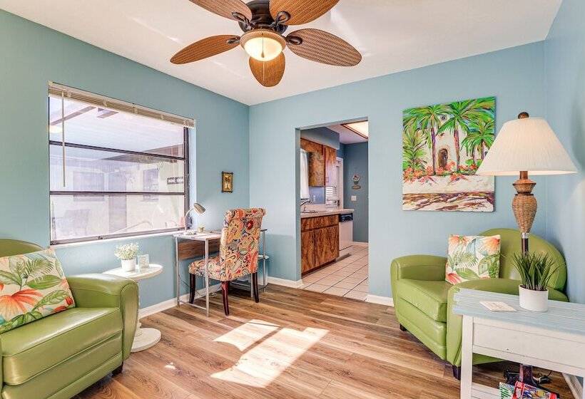 Englewood Duplex With Shared Lanai: 7 Mi To Beach!