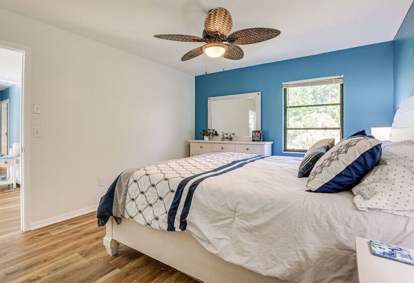 Englewood Duplex With Shared Lanai: 7 Mi To Beach!