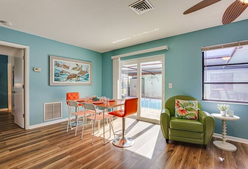 Englewood Duplex With Shared Lanai: 7 Mi To Beach!