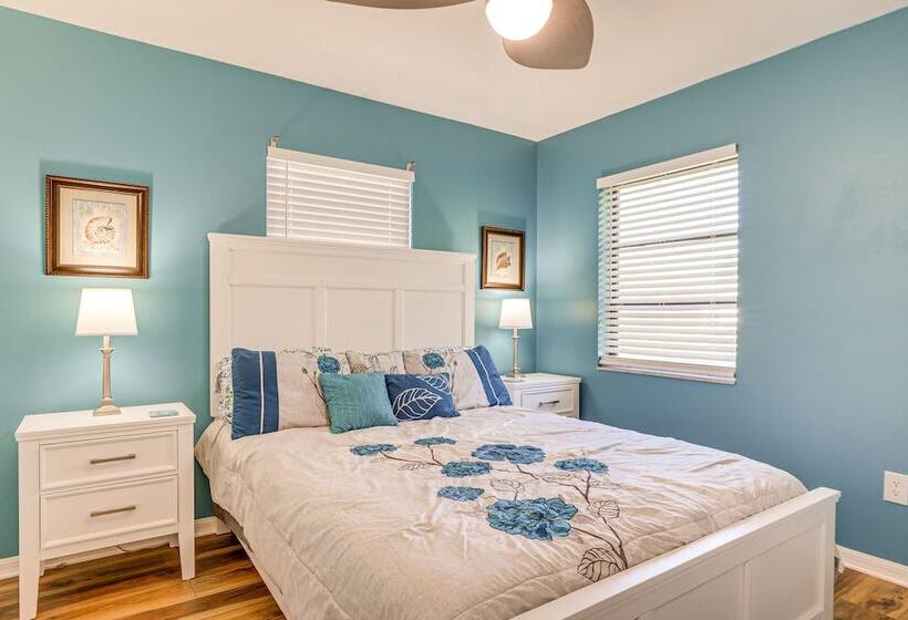 Englewood Duplex With Shared Lanai: 7 Mi To Beach!