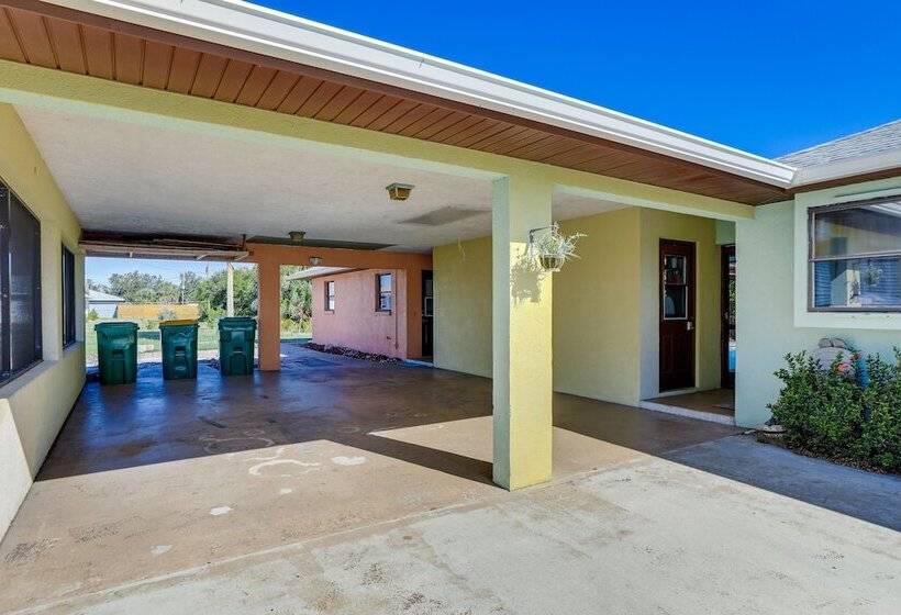 Englewood Duplex With Shared Lanai: 7 Mi To Beach!