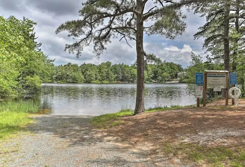 Family Home In Long Pond W/ Fire Pit & Lake Access