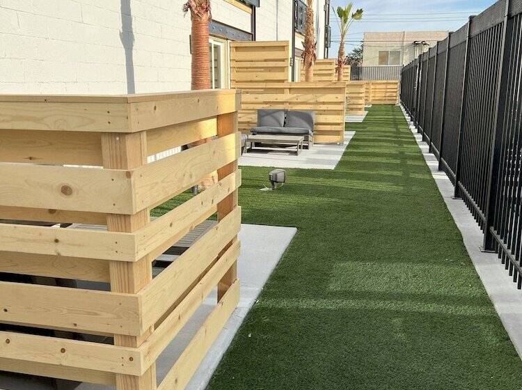 Otel Bent Inn & Pub – Premier Lgbtq Adults Only Resort