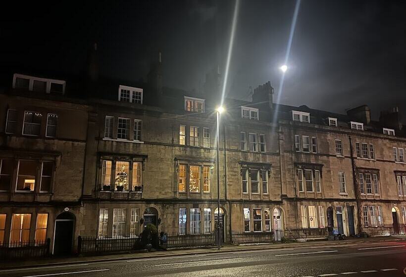 בית מלון כפרי Central Bath Georgian Rooms