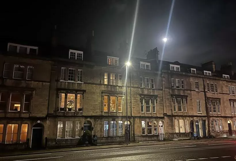 هتل Central Bath Georgian Rooms