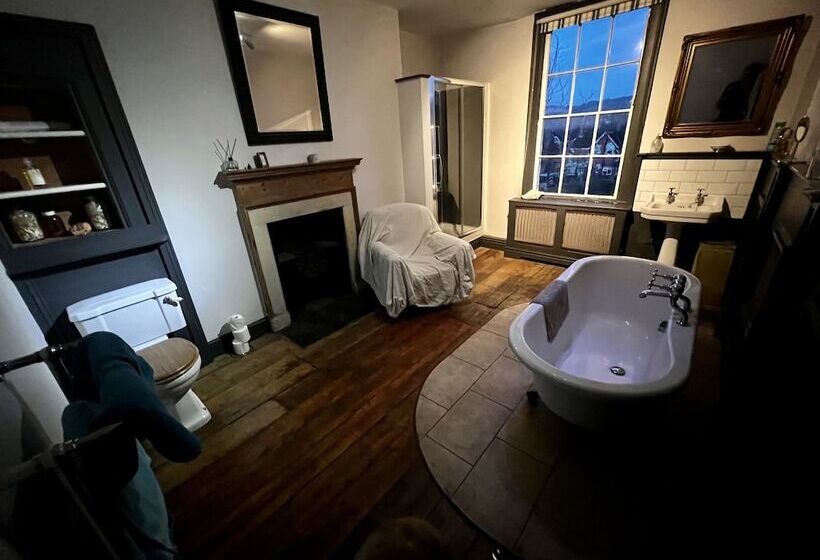 בית מלון כפרי Central Bath Georgian Rooms