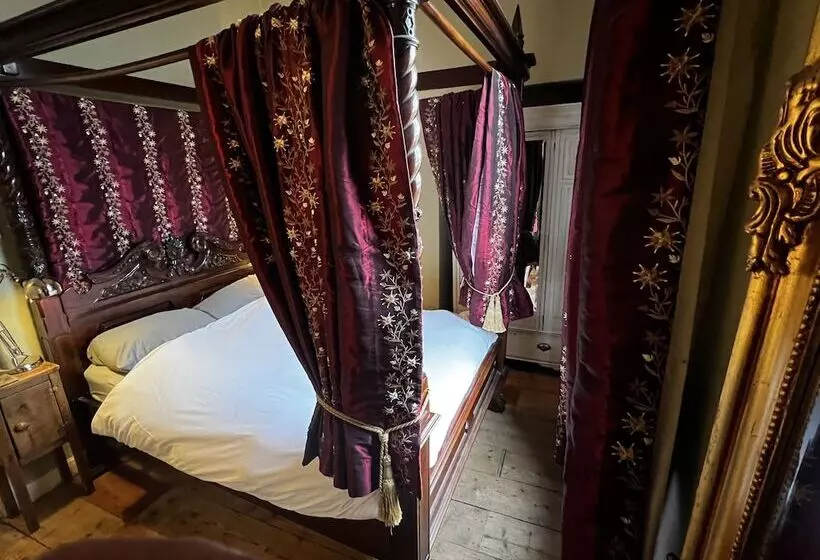 هتل Central Bath Georgian Rooms