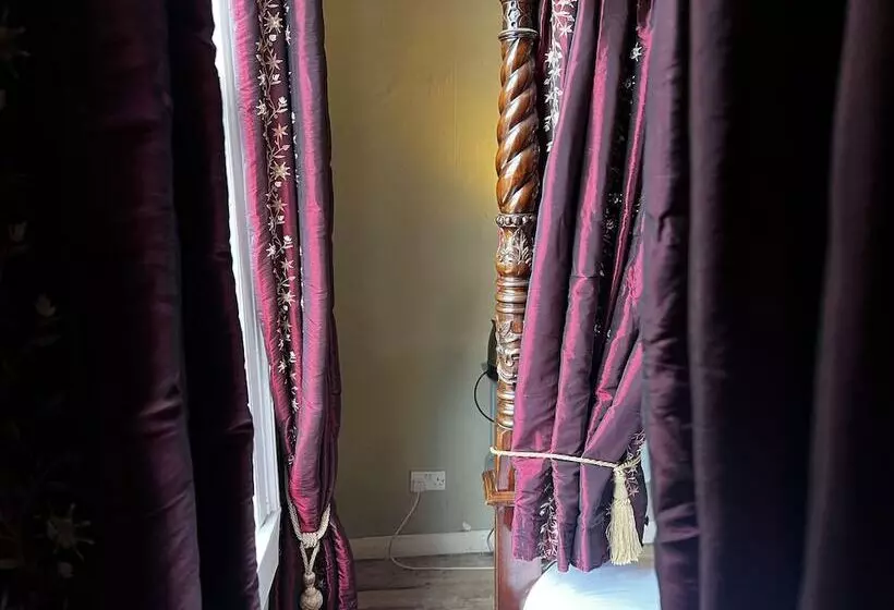 هتل Central Bath Georgian Rooms