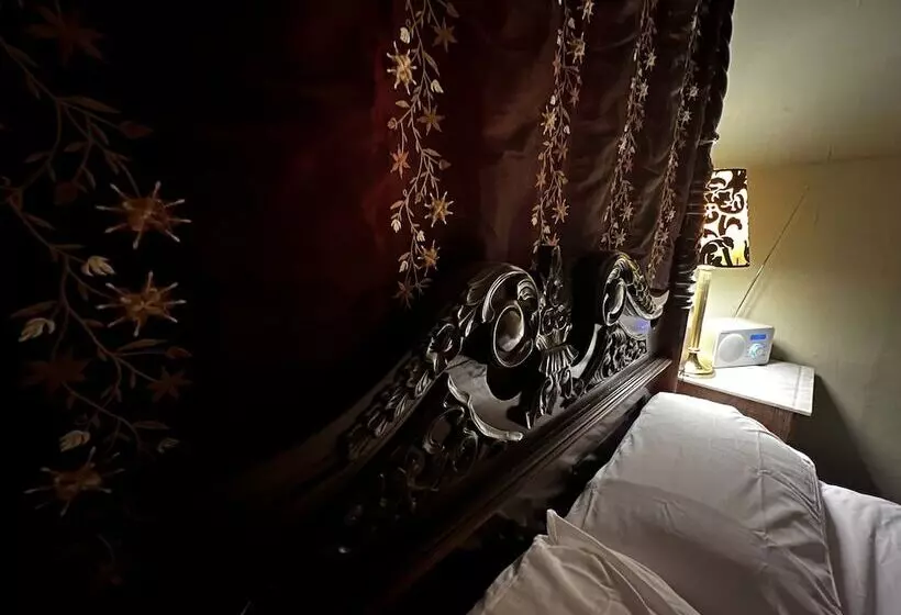 هتل Central Bath Georgian Rooms